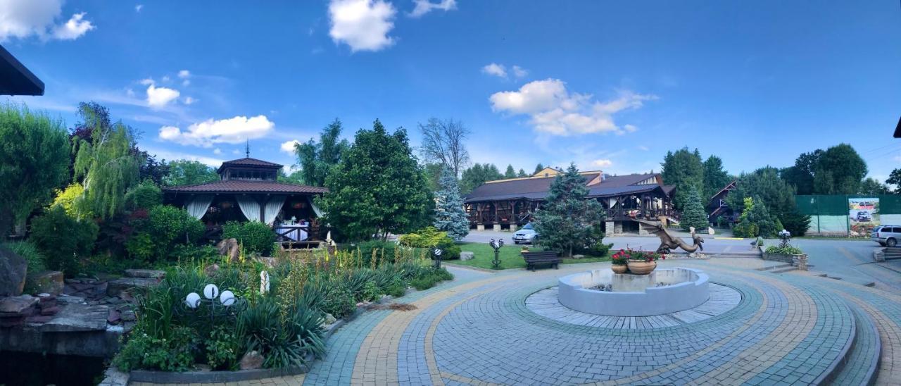 Міні-Готель "Еко" Kamjanets-Podilskyj Exteriör bild
